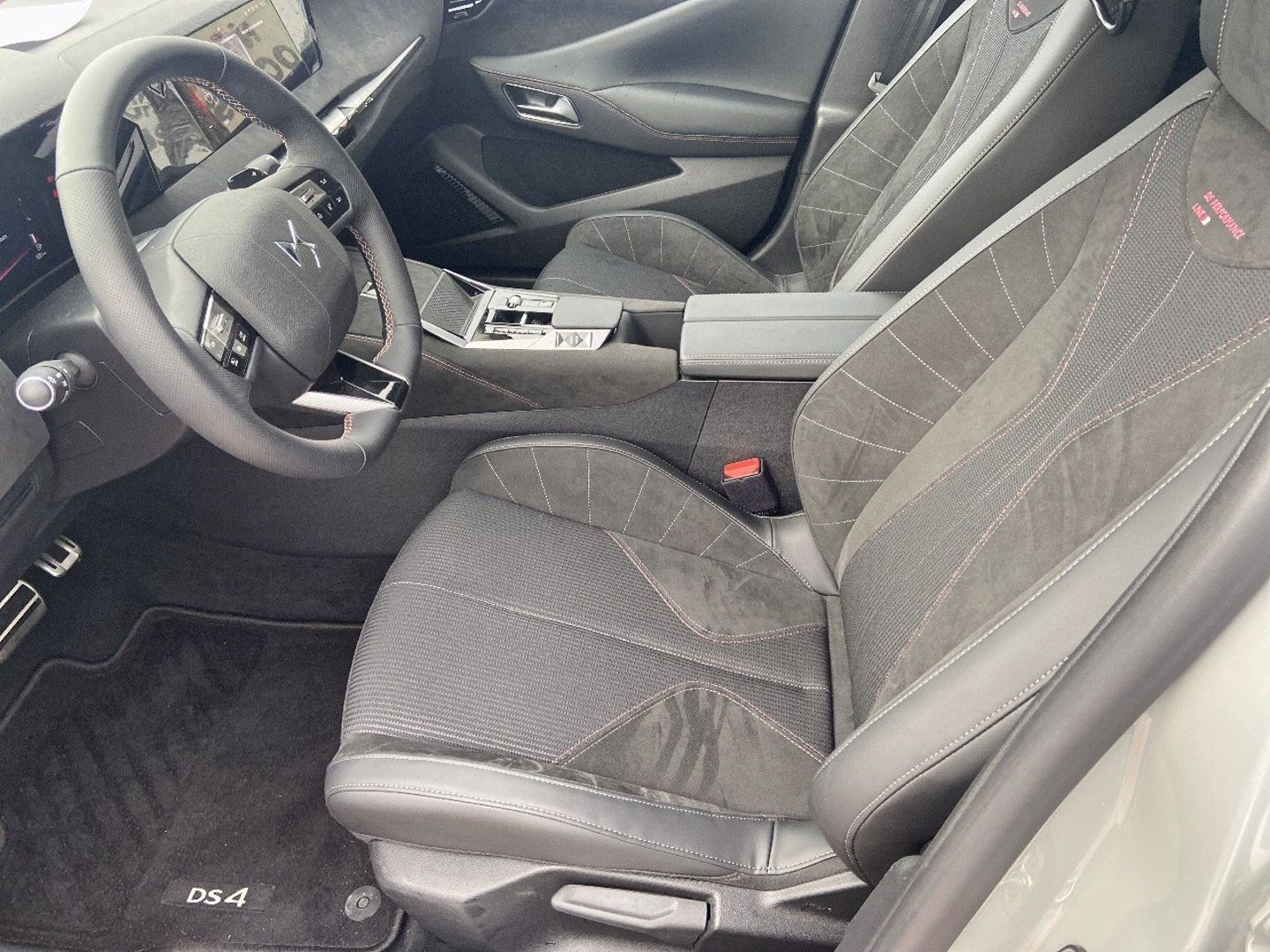 DS DS4 - PureTech 130 EAT8 PERFORMANCE LINE Caméra Hayon